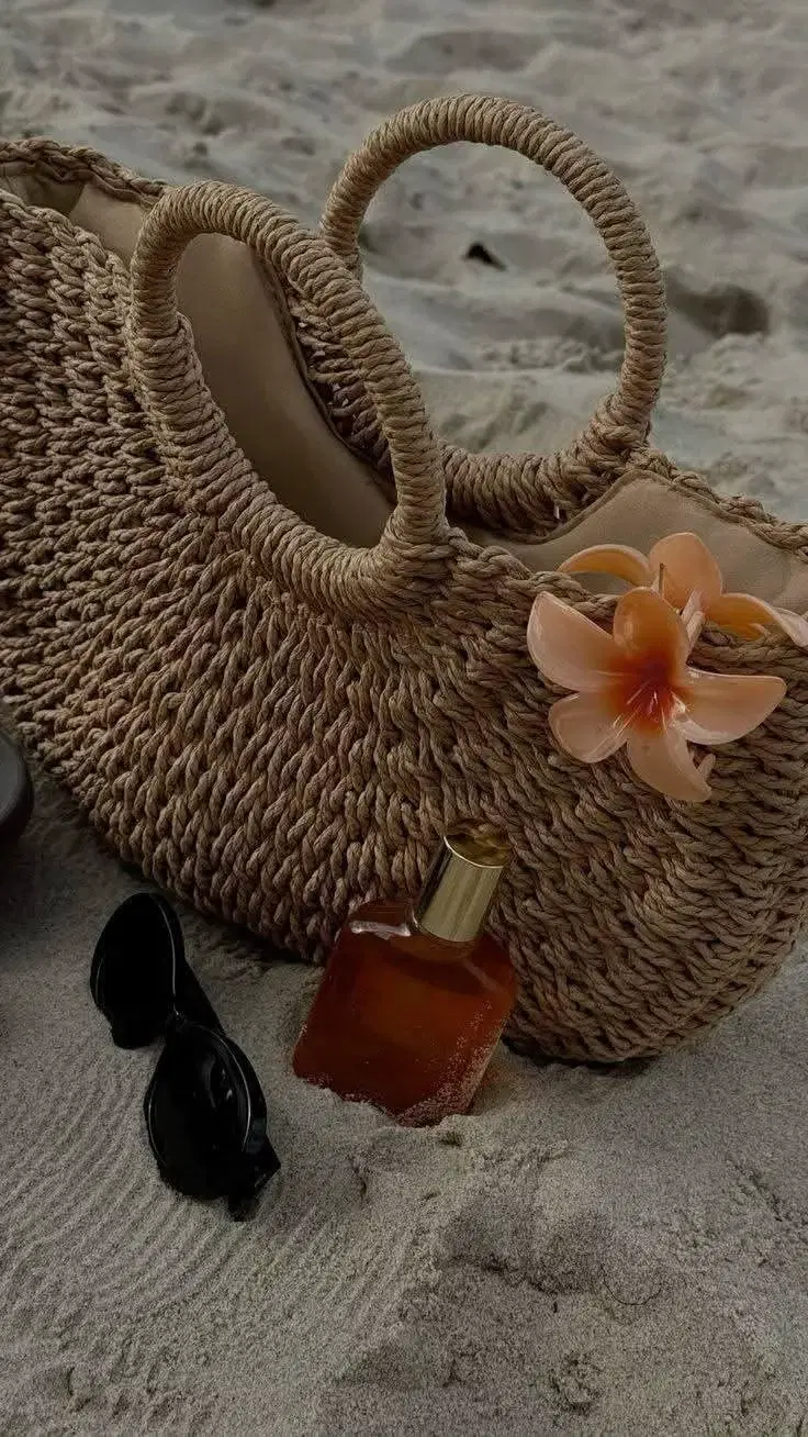 Beach Bags & Raffia Totes