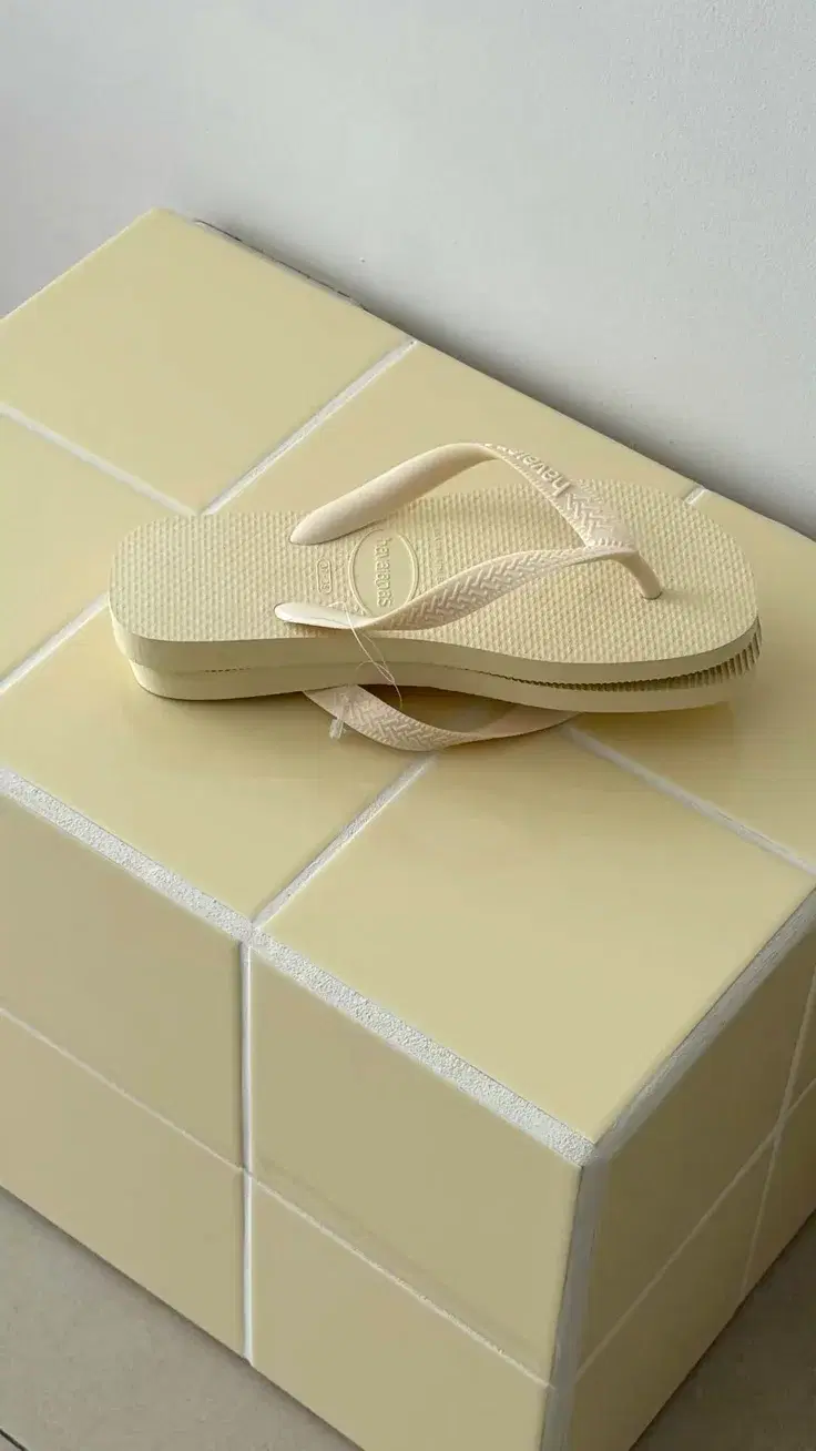Sandals & Flip Flops